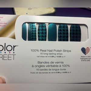 Suit Yourself Color Street nail strips